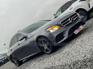 Mercedes-Benz C300 Luxury 4matic Sedan AWD (2.0L 4cyl 7A) 2017 Gray