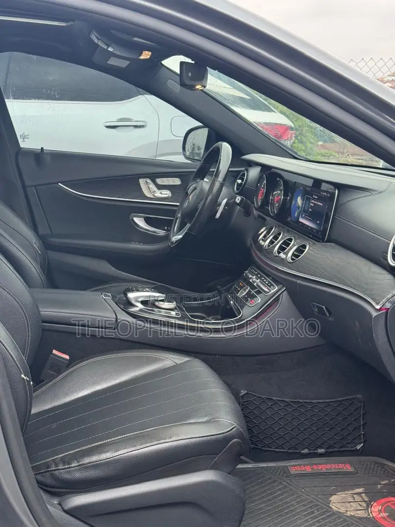 Mercedes-Benz C300 Luxury 4matic Sedan AWD (2.0L 4cyl 7A) 2017 Gray