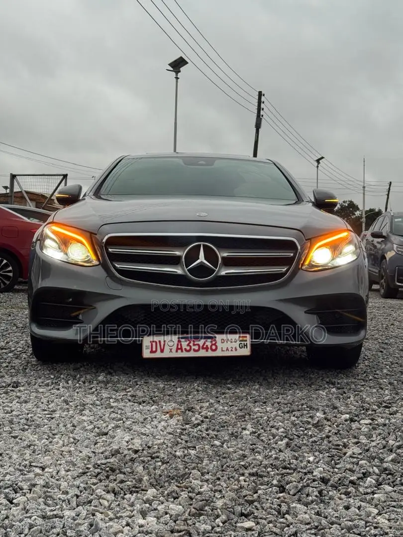 Mercedes-Benz C300 Luxury 4matic Sedan AWD (2.0L 4cyl 7A) 2017 Gray