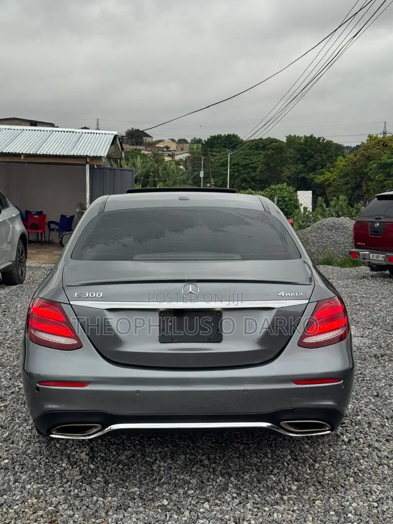 Mercedes-Benz C300 Luxury 4matic Sedan AWD (2.0L 4cyl 7A) 2017 Gray