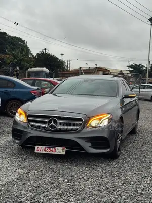 Mercedes-Benz C300 Luxury 4matic Sedan AWD (2.0L 4cyl 7A) 2017 Gray