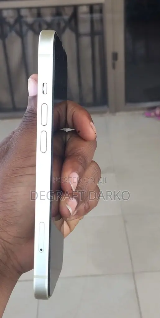 Apple iPhone 15 128 GB Yellow