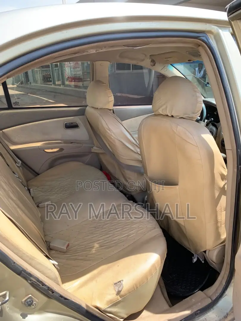 Kia Rio 2006 Gold