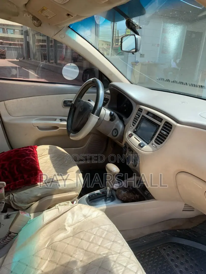 Kia Rio 2006 Gold