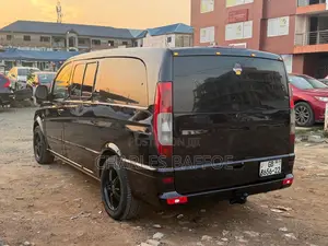 Mercedes-Benz Vito 2009 Brown