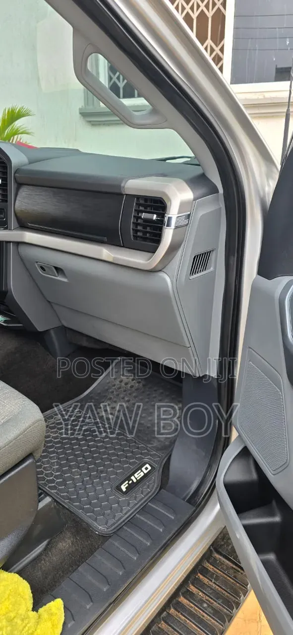 Ford F-150 2022 Silver
