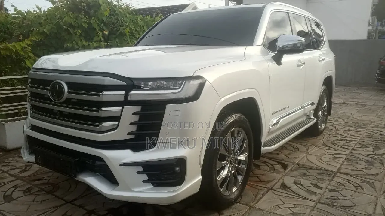 Toyota Land Cruiser 2025 White