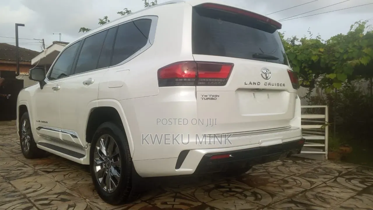 Toyota Land Cruiser 2025 White