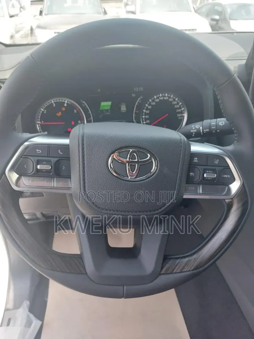 Toyota Land Cruiser 2025 White