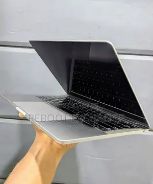 Laptop Apple MacBook 2017 8GB Intel Core i5 SSD 1T