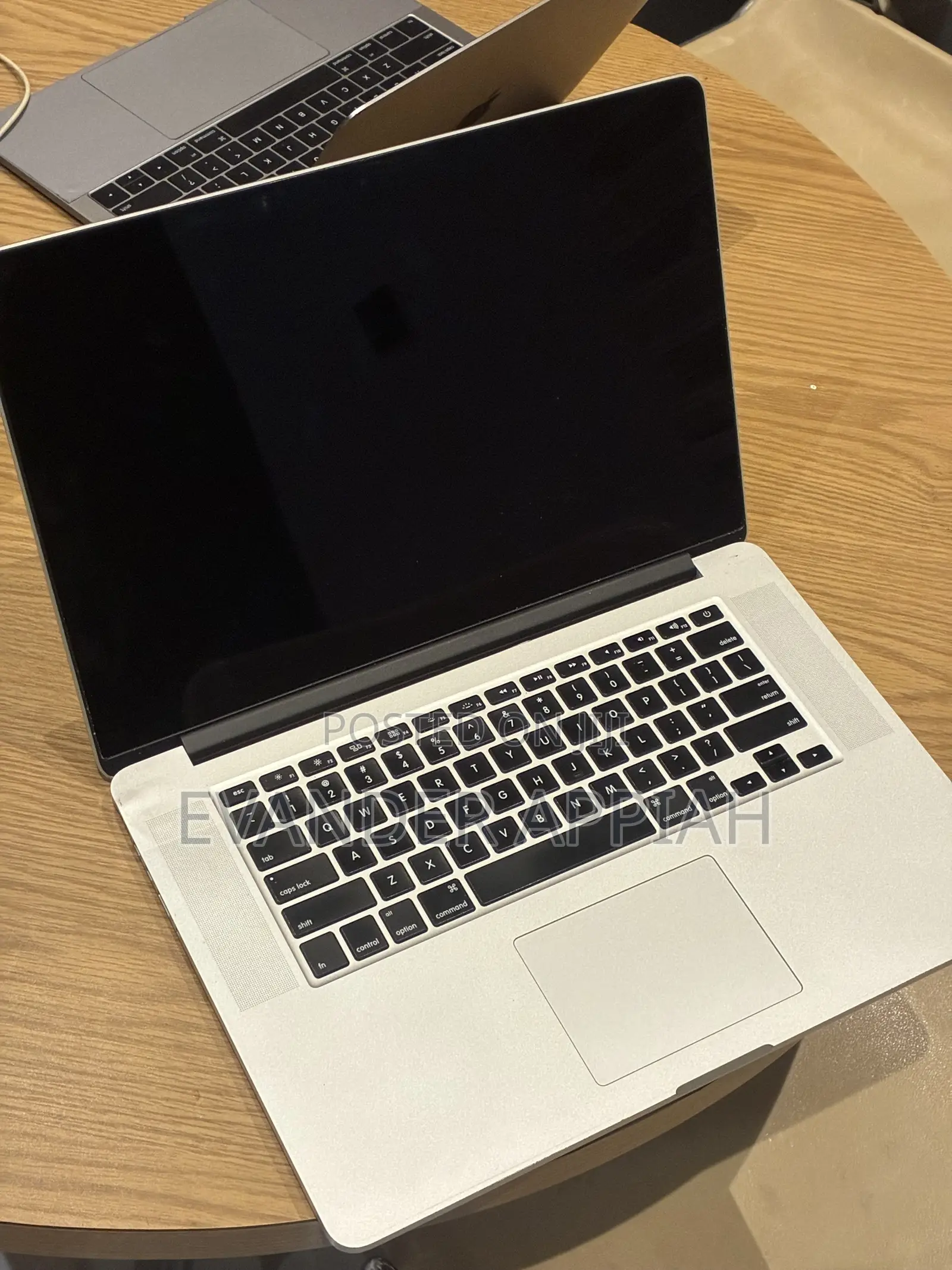 Laptop Apple MacBook Pro 2015 16GB Intel Core i7 SSD 256GB