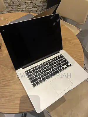 Laptop Apple MacBook Pro 2015 16GB Intel Core i7 SSD 256GB
