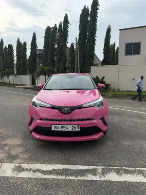 Toyota C-HR 2017 Pink