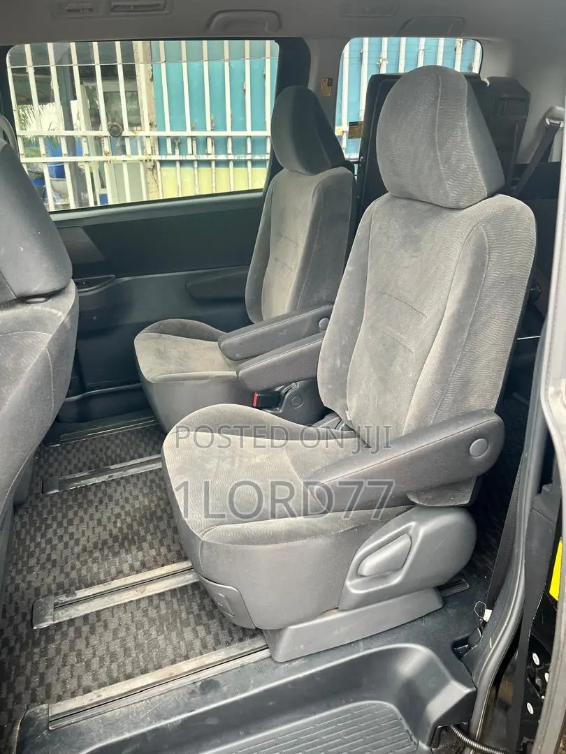 Toyota Voxy 2013 Black