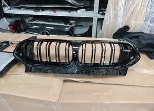 BMW M8 2024 Front Grille