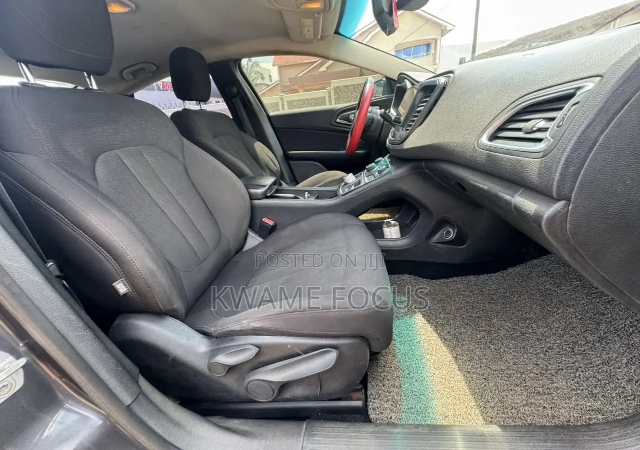 Chrysler 200 Limited 2015 Gray