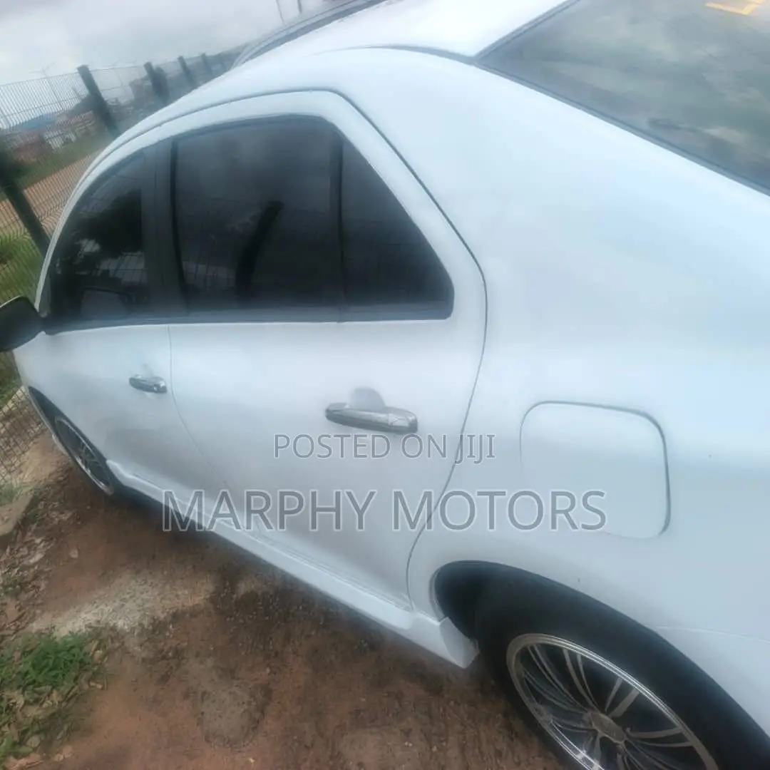 Toyota Yaris 2010 White