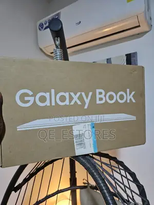 New Laptop Samsung Galaxy Book4 16GB Intel Core i7 SSD 512GB