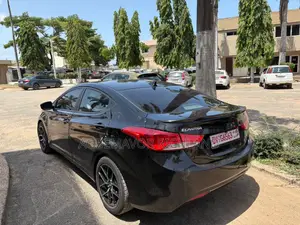 Hyundai Elantra GLS Sedan FWD (1.8L 4cyl 6A) 2013 Black