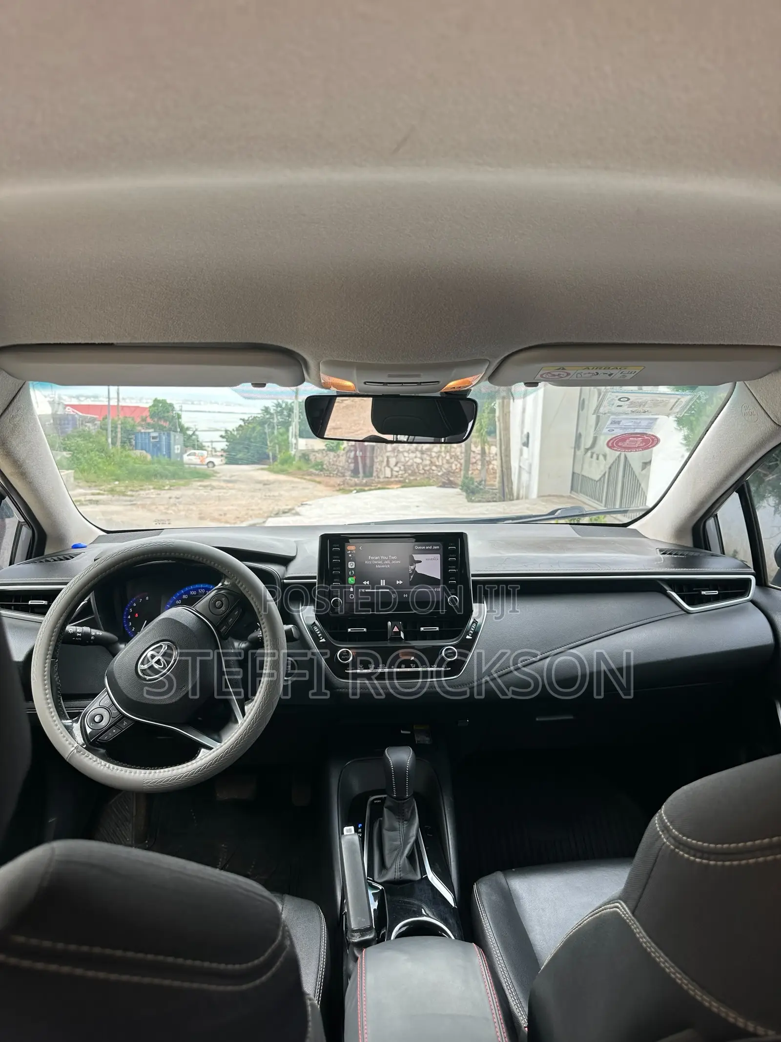Toyota Corolla LE 2021 Silver