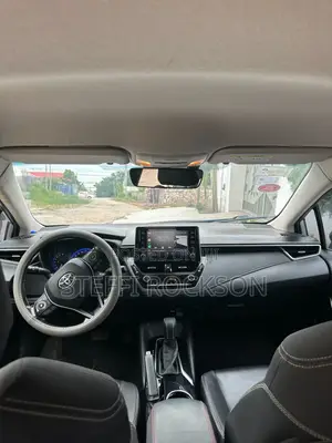 Toyota Corolla LE 2021 Silver