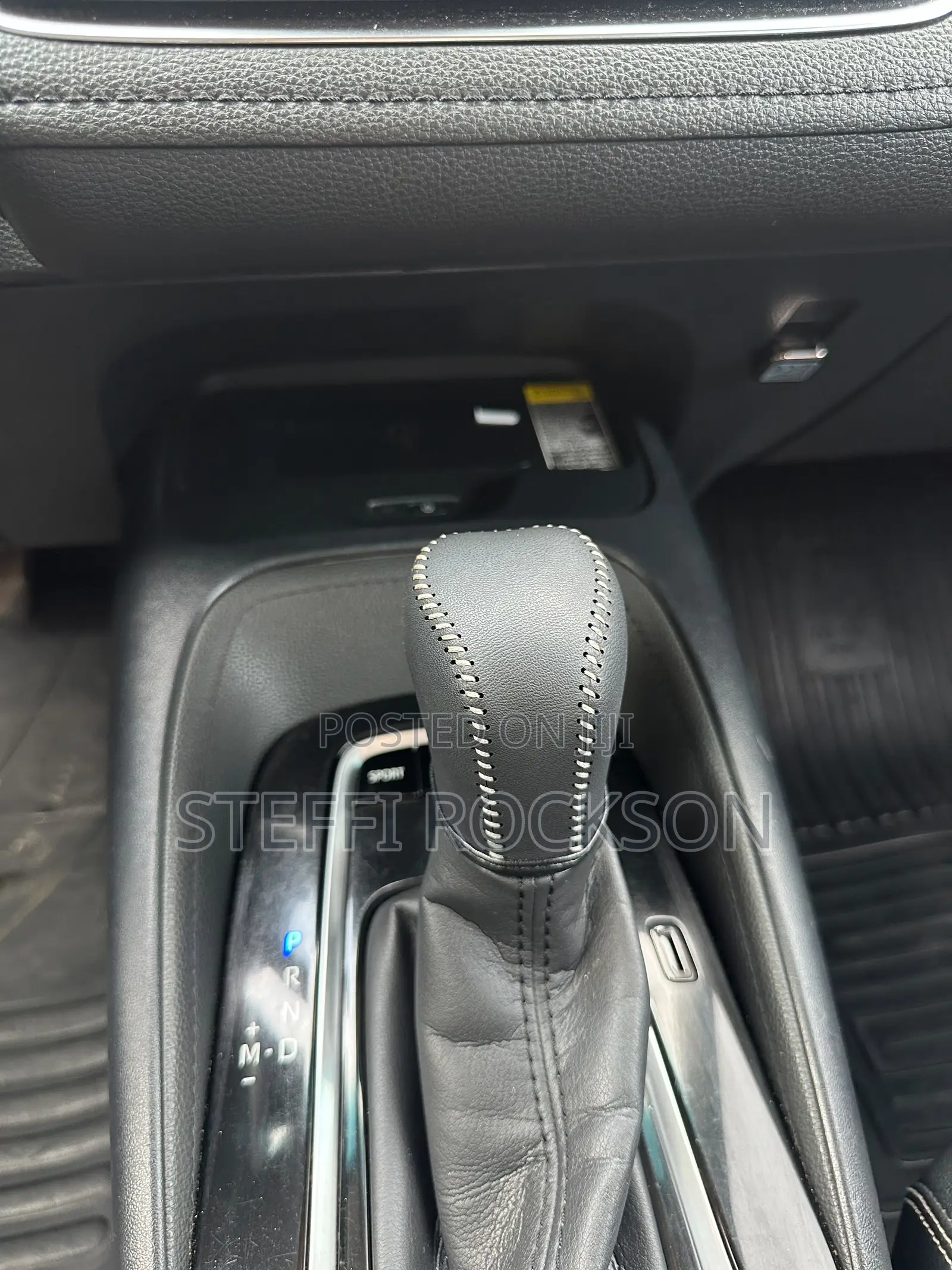 Toyota Corolla LE 2021 Silver