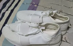 Weebo Sneakers