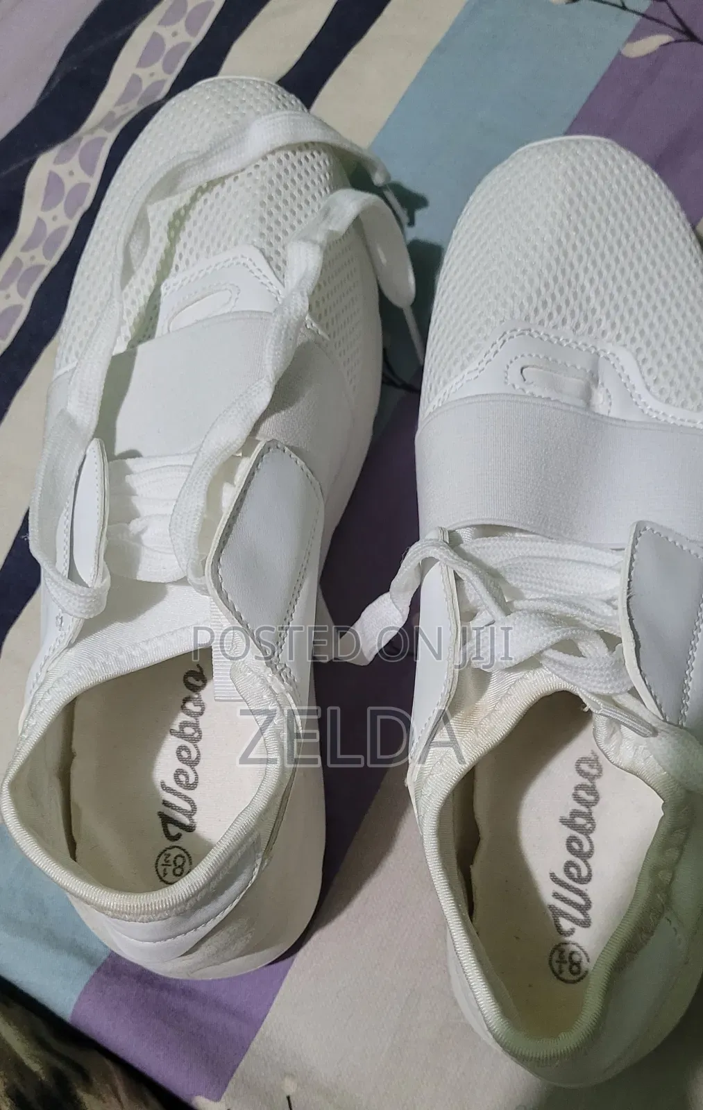 Weebo Sneakers