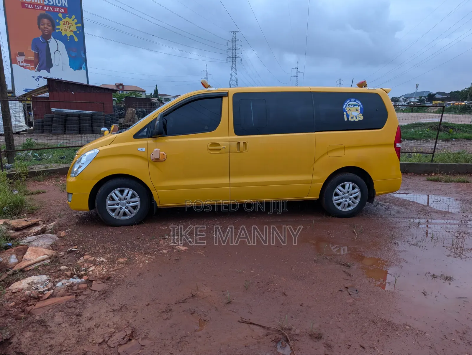 Hyundai Starex 2017 Yellow