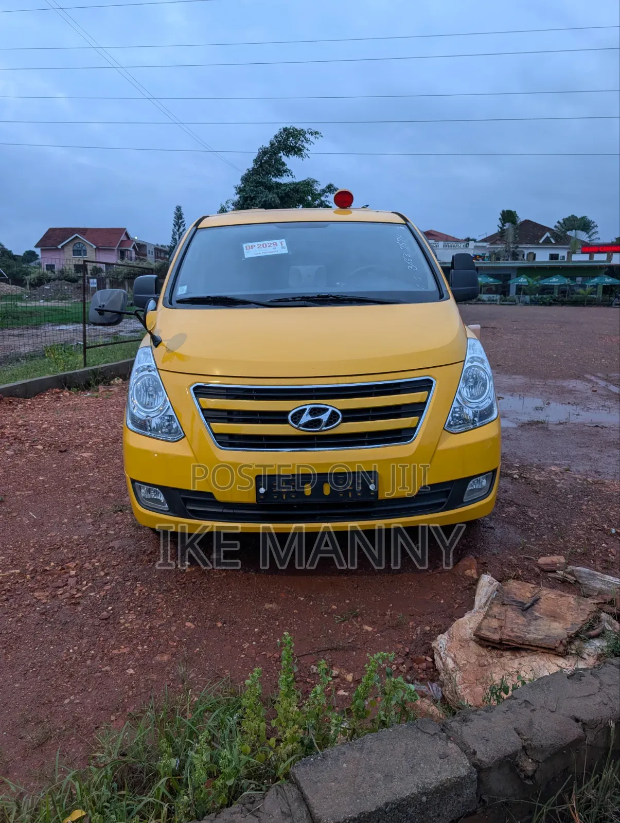 Hyundai Starex 2017 Yellow
