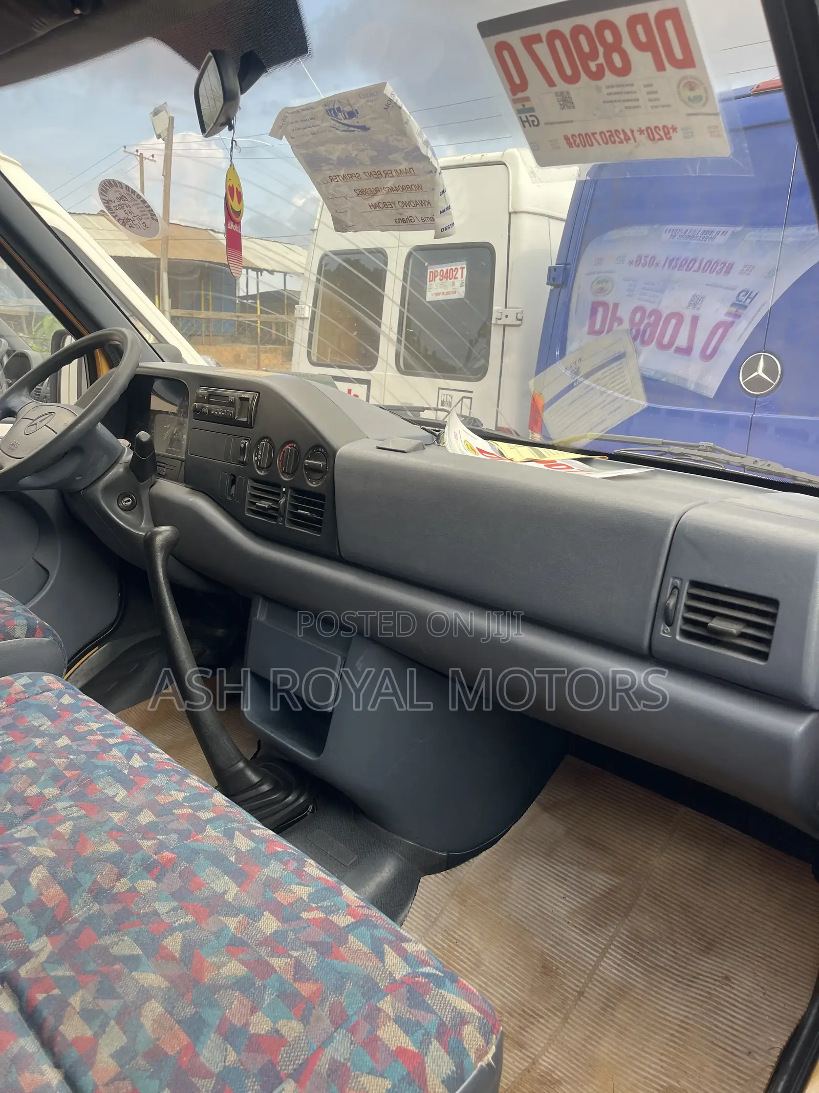Mercedes-Benz Sprinter 1999 Yellow