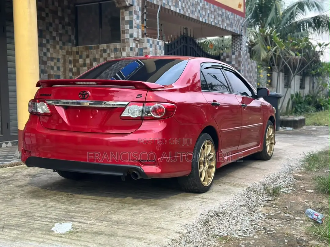 Toyota Corolla S 5-Speed 2013 Red