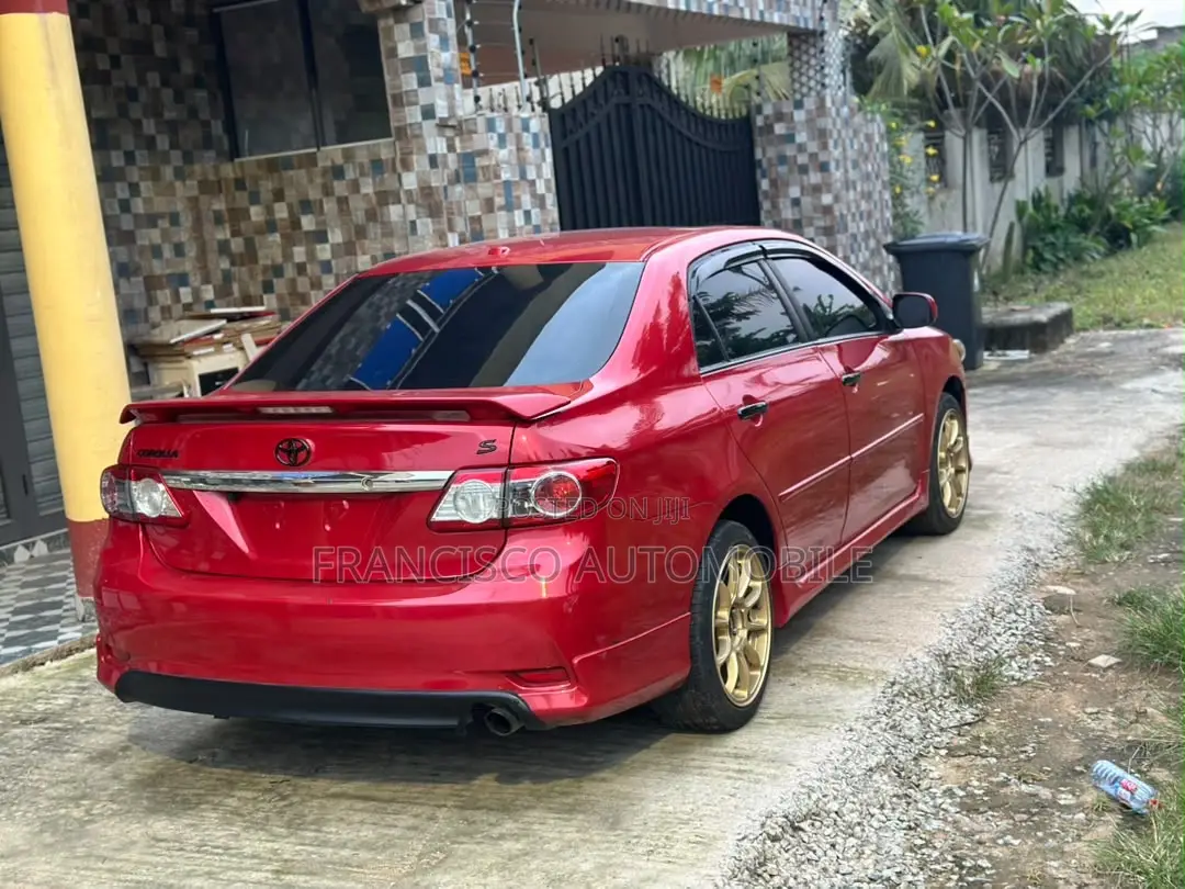 Toyota Corolla S 5-Speed 2013 Red