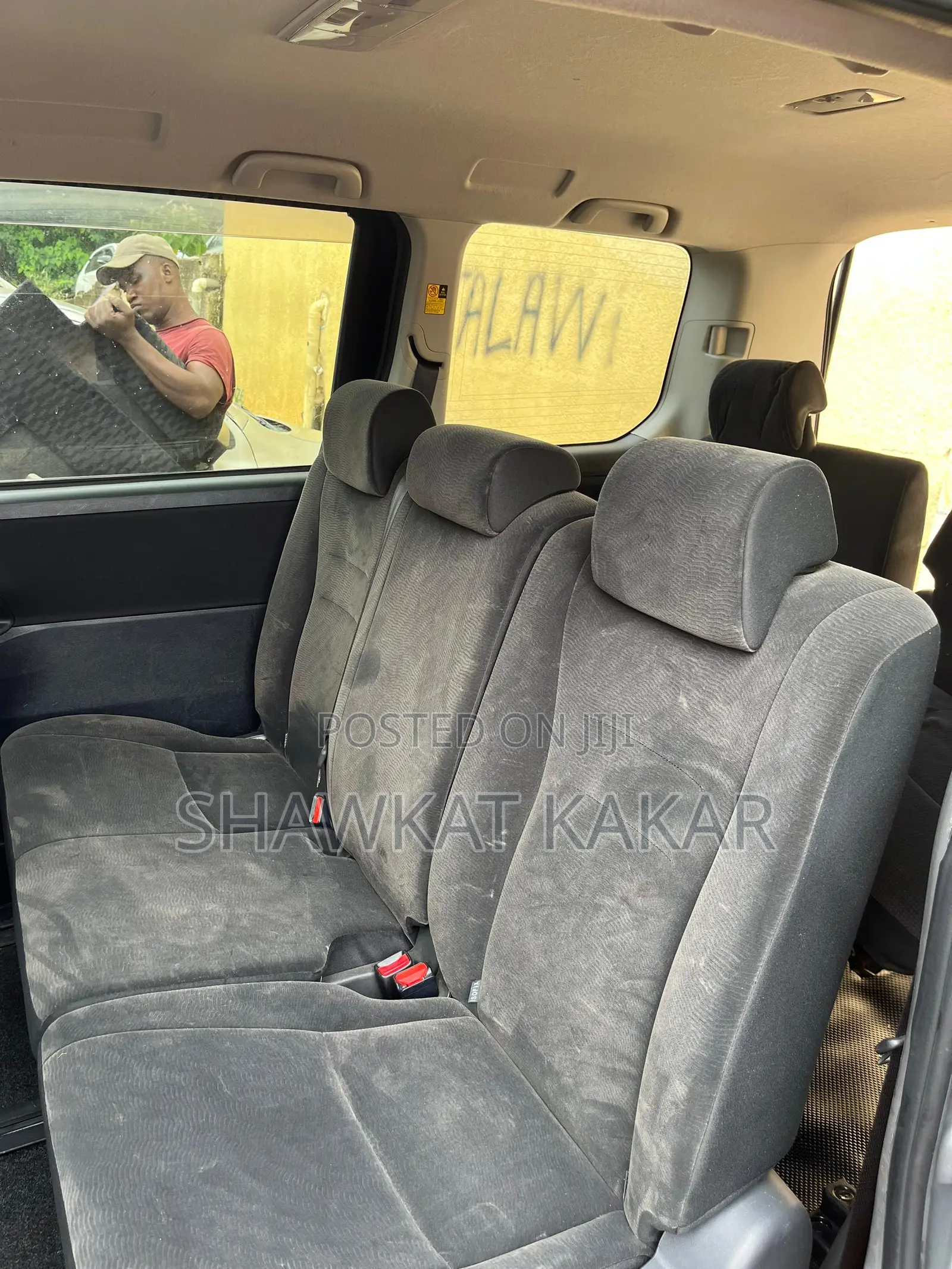 Toyota Voxy 2013 Silver
