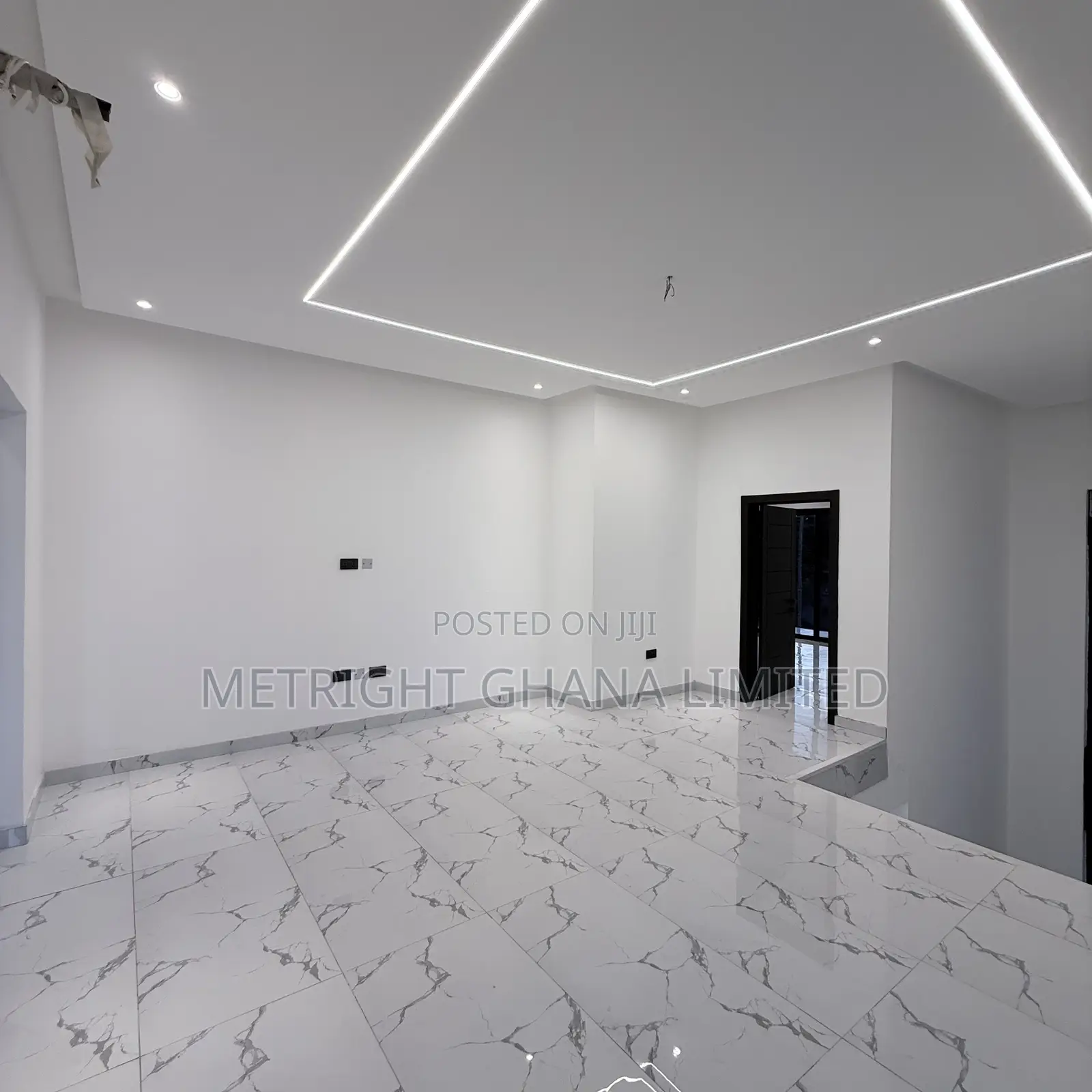 4bdrm Duplex in Metright Properties, Accra Metropolitan for sale