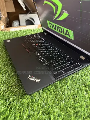 Laptop Lenovo ThinkPad P15s 20GB Intel Core i7 SSD 512GB