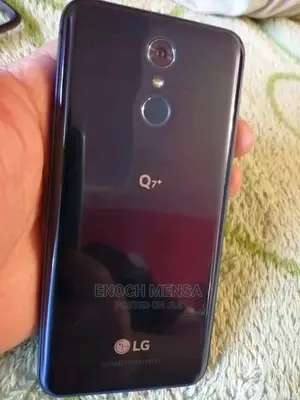 New LG Q7 32 GB Black