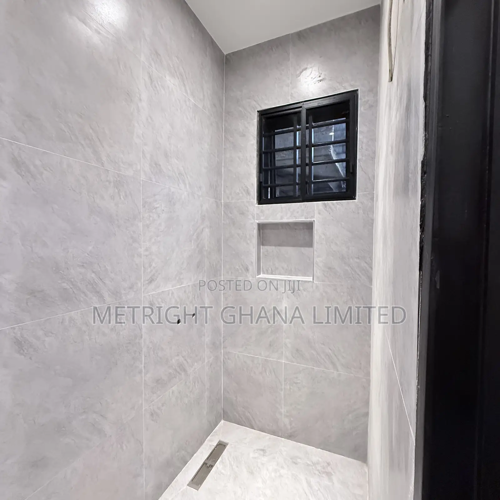 4bdrm Duplex in Metright Properties, Accra Metropolitan for sale