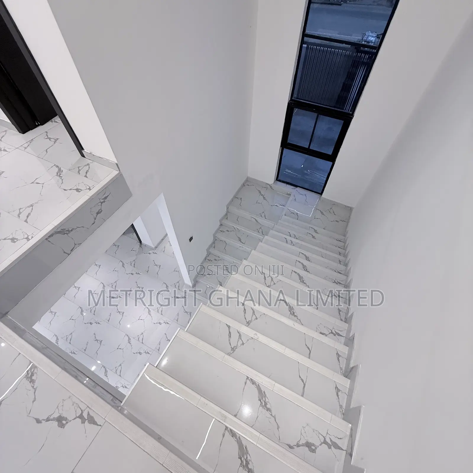 4bdrm Duplex in Metright Properties, Accra Metropolitan for sale