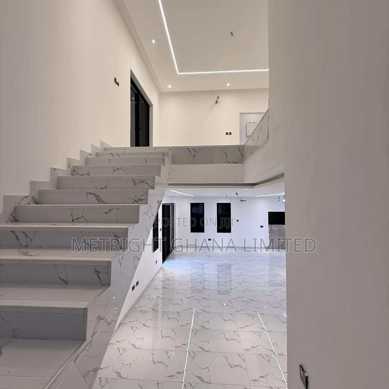 4bdrm Duplex in Metright Properties, Accra Metropolitan for sale