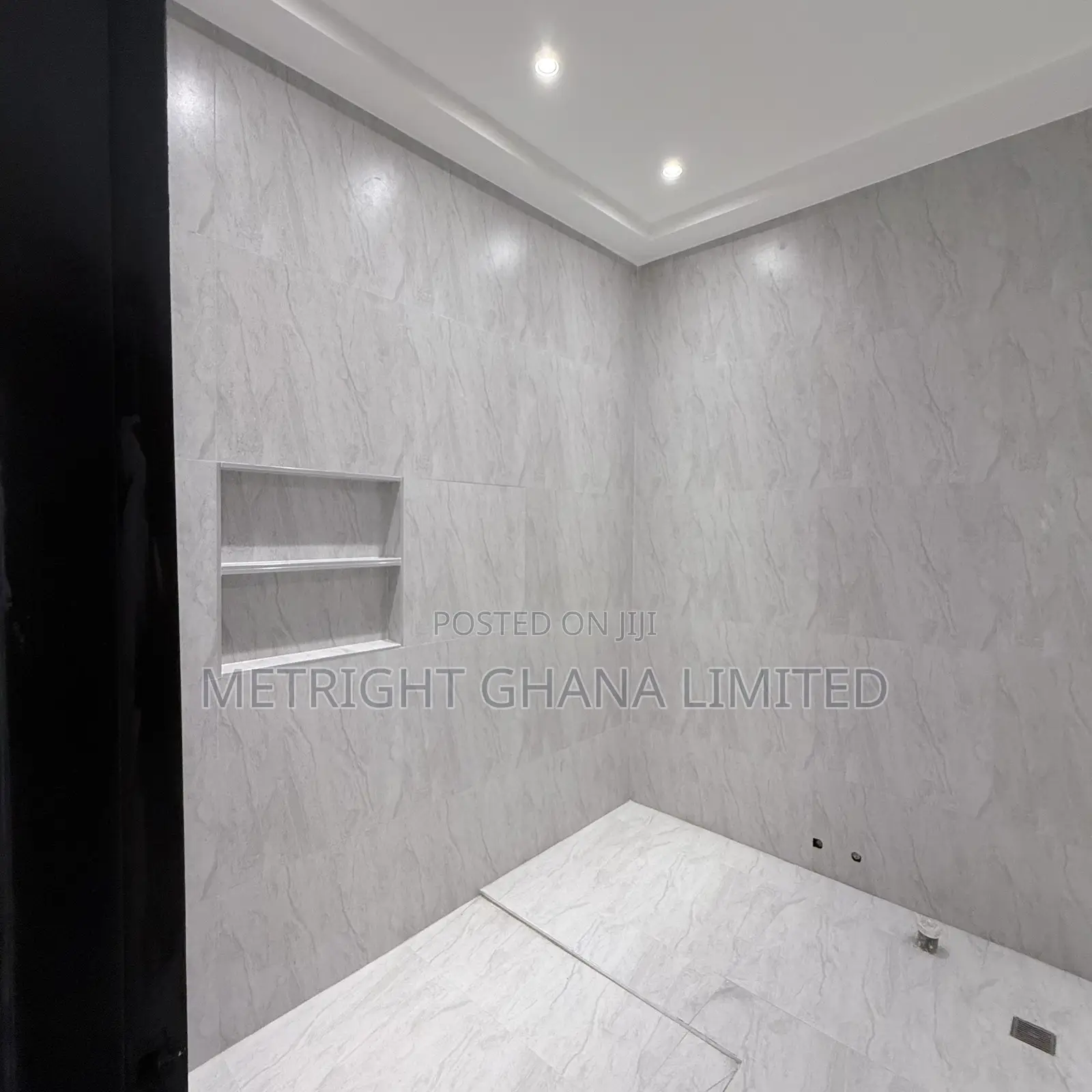 4bdrm Duplex in Metright Properties, Accra Metropolitan for sale