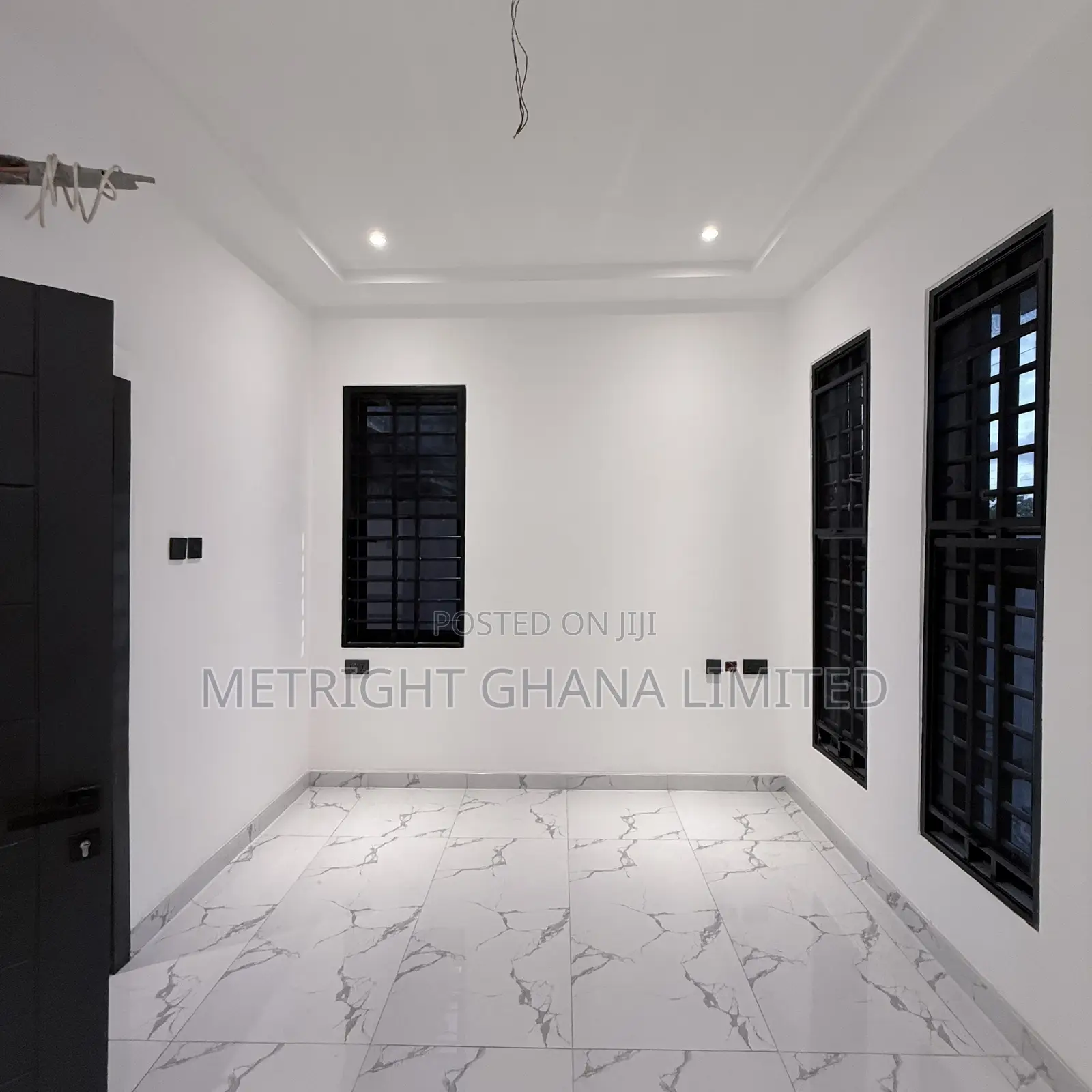 4bdrm Duplex in Metright Properties, Accra Metropolitan for sale