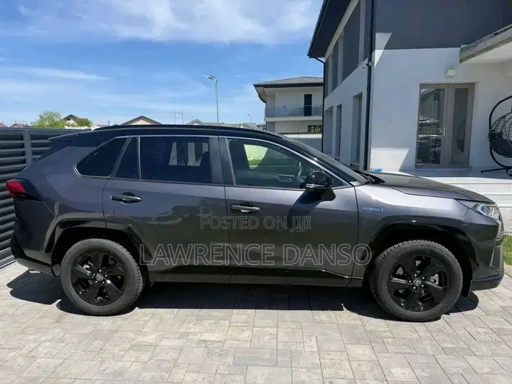 Toyota RAV4 2022 Gray