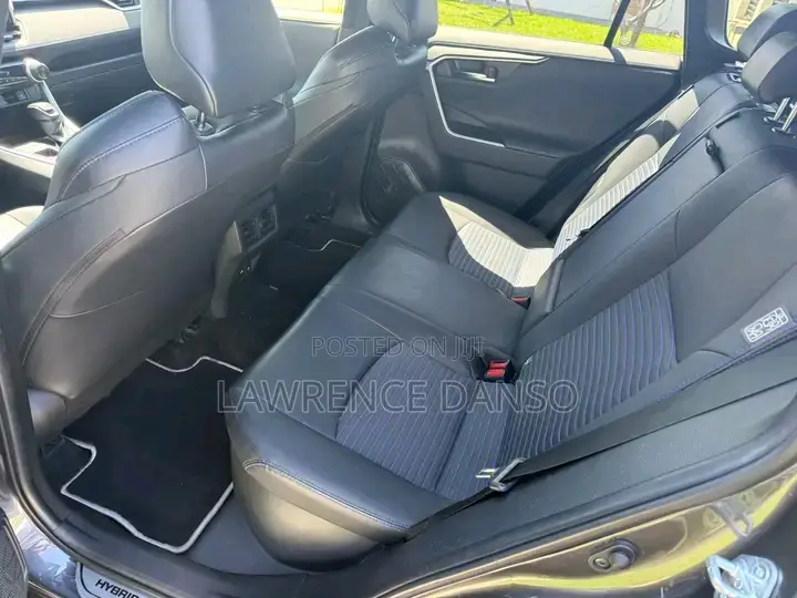 Toyota RAV4 2022 Gray