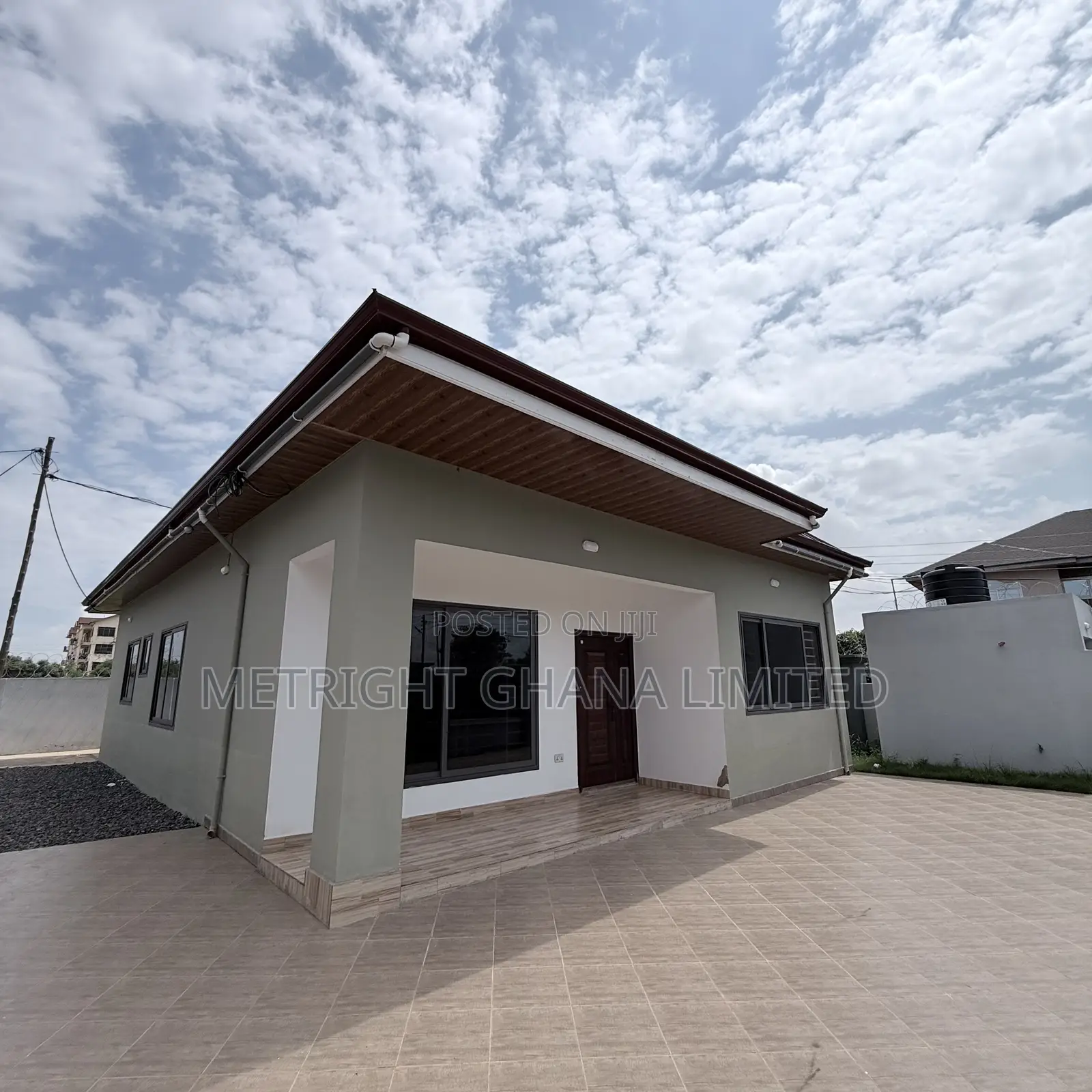 2bdrm House in Metritght Properties, Community 25 for sale