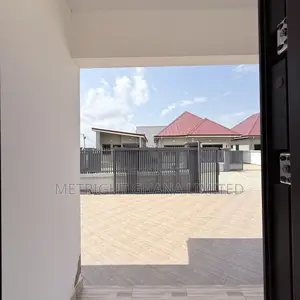 2bdrm House in Metritght Properties, Community 25 for sale