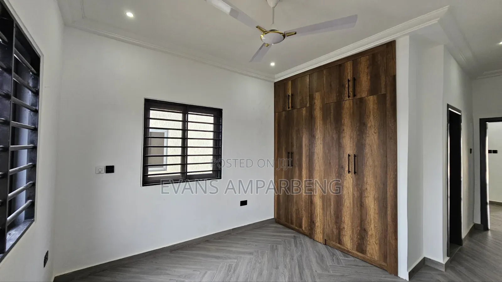 4bdrm Duplex in Lakeside Estate for sale