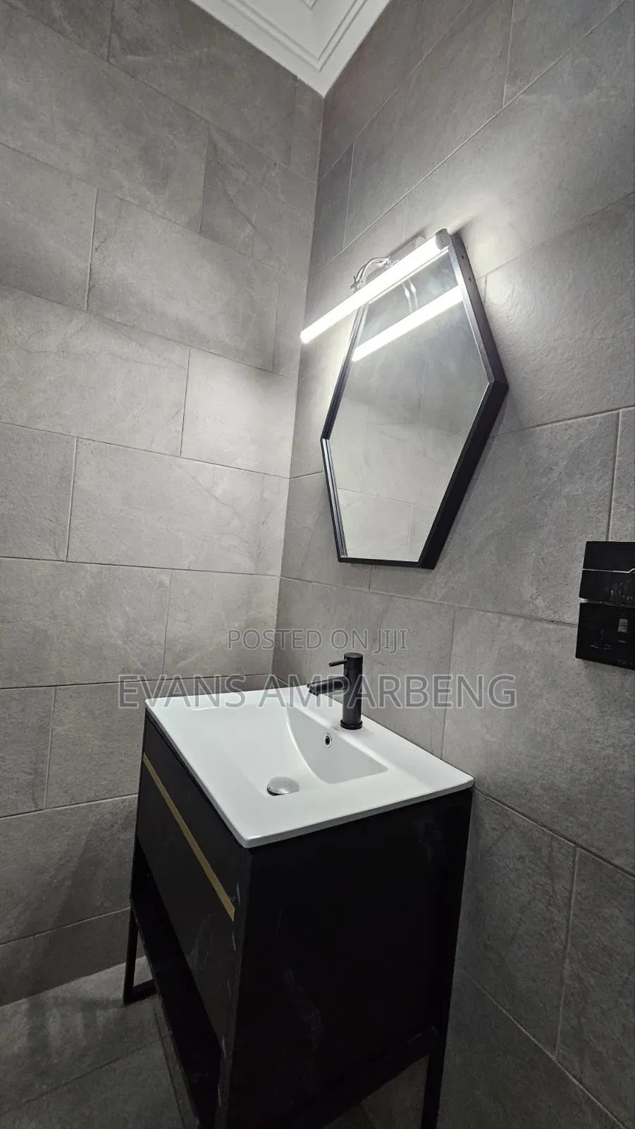 4bdrm Duplex in Lakeside Estate for sale