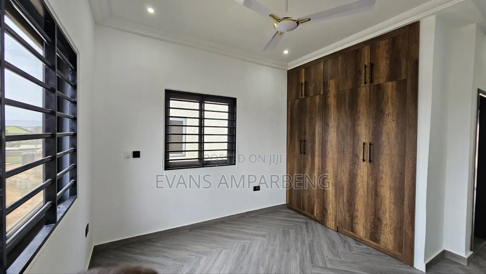 4bdrm Duplex in Lakeside Estate for sale