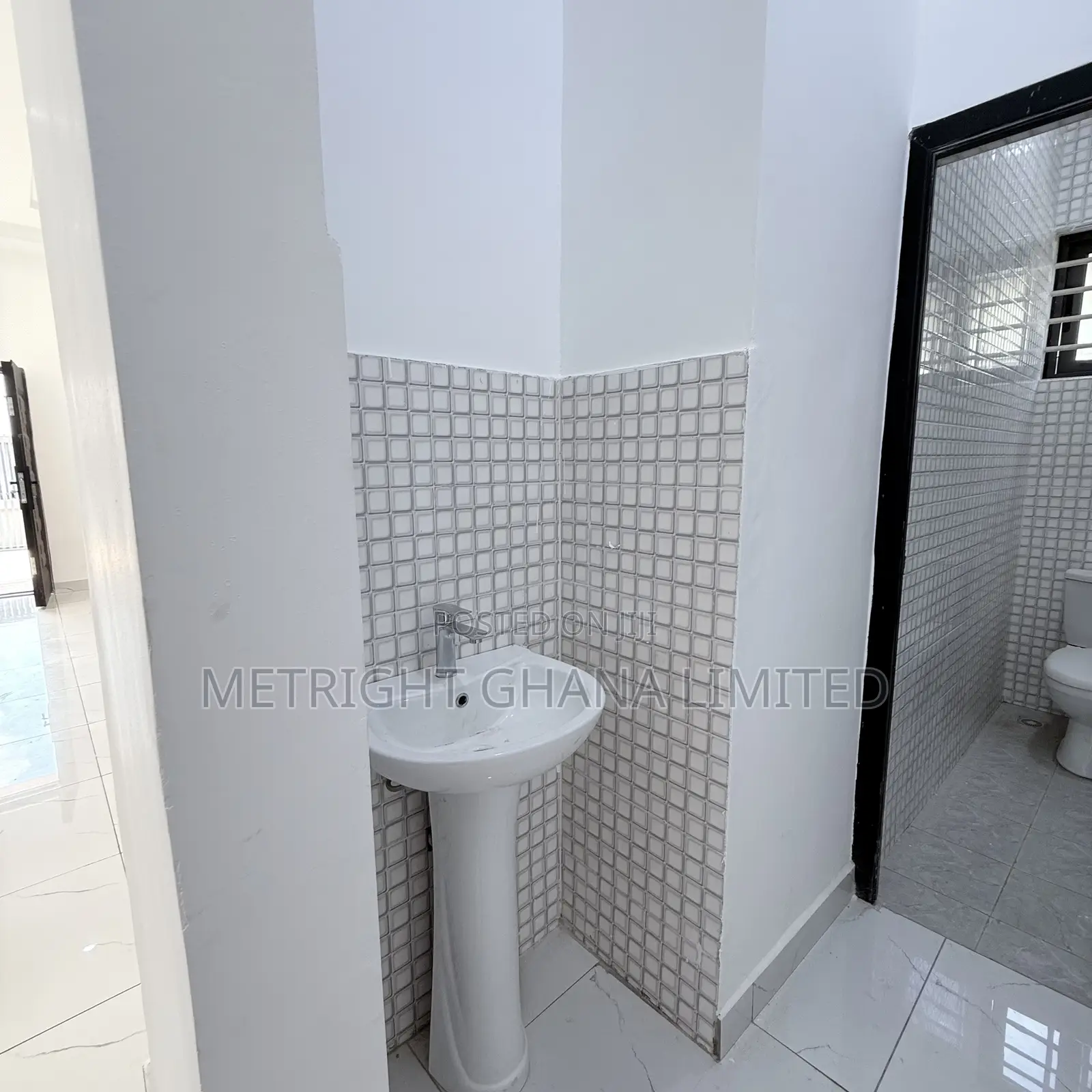 2bdrm House in Metritght Properties, Community 25 for sale
